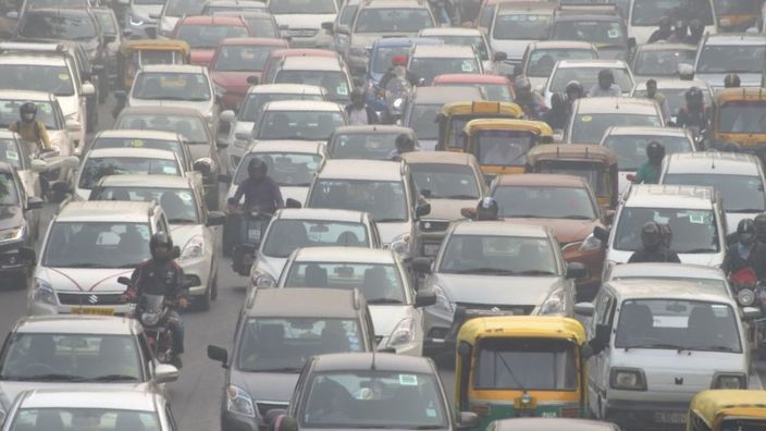Mumbai traffic: Will clever red lights make drivers honk less?